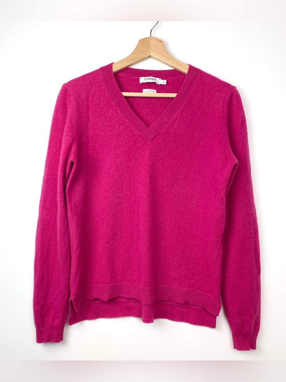 Conbipel Pure Cashmere Sweater Pink Bold Long Sleeve Medium V-Neck Quiet Luxury